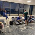 ФОТО И ВИДЕО | Репортаж RusDelfi: Ночь в аэропорту Минска. Журналистов держали как в тюрьме