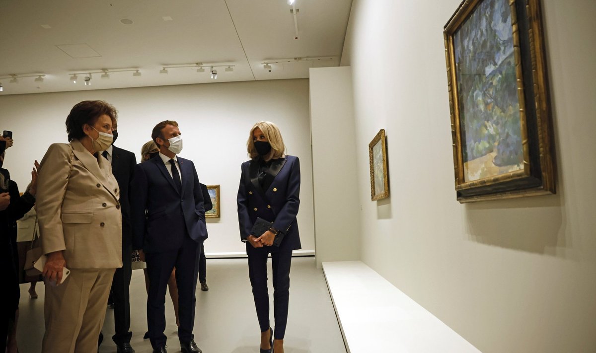 2021. aastal Pariisis avatud Morozovite kogu näitusel käis ka Prantsuse president Macron. Järgmisel kevadel arestiti üks teostest sanktsioonide tõttu. 