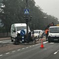 FOTOD | Bolt Drive’i kaubik põrutas Vabaduse puiesteel vastu foori