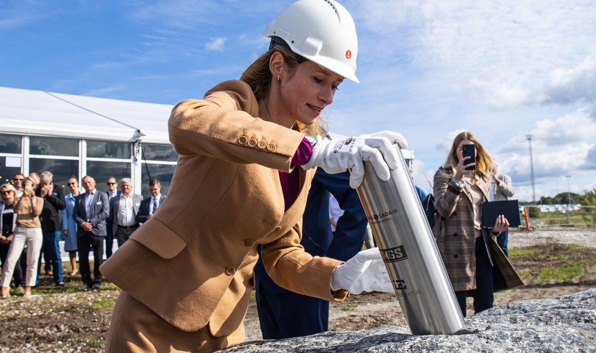 Teisipäeva hommikul ei soostunud Kaja Kallas Riigikogu komisjonidesse minema ning pani selle asemel Paldiskis uuele kaile nurgakivi.