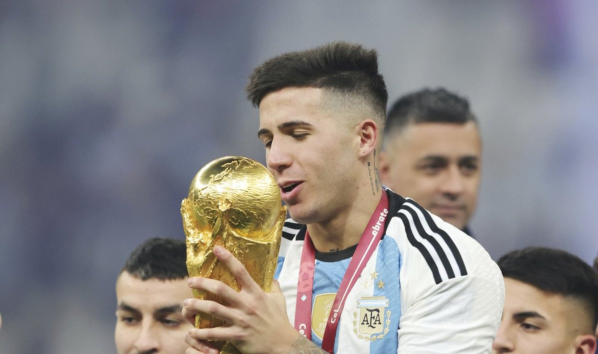 Enzo Fernandez MM-tiitliga.