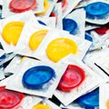 Кампания по безопасному сексу напоминает молодежи: пользуйтесь презервативом!