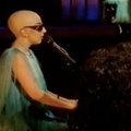 VIDEO: Kiilakas Lady Gaga esitab oma uut singlit ''Hair''