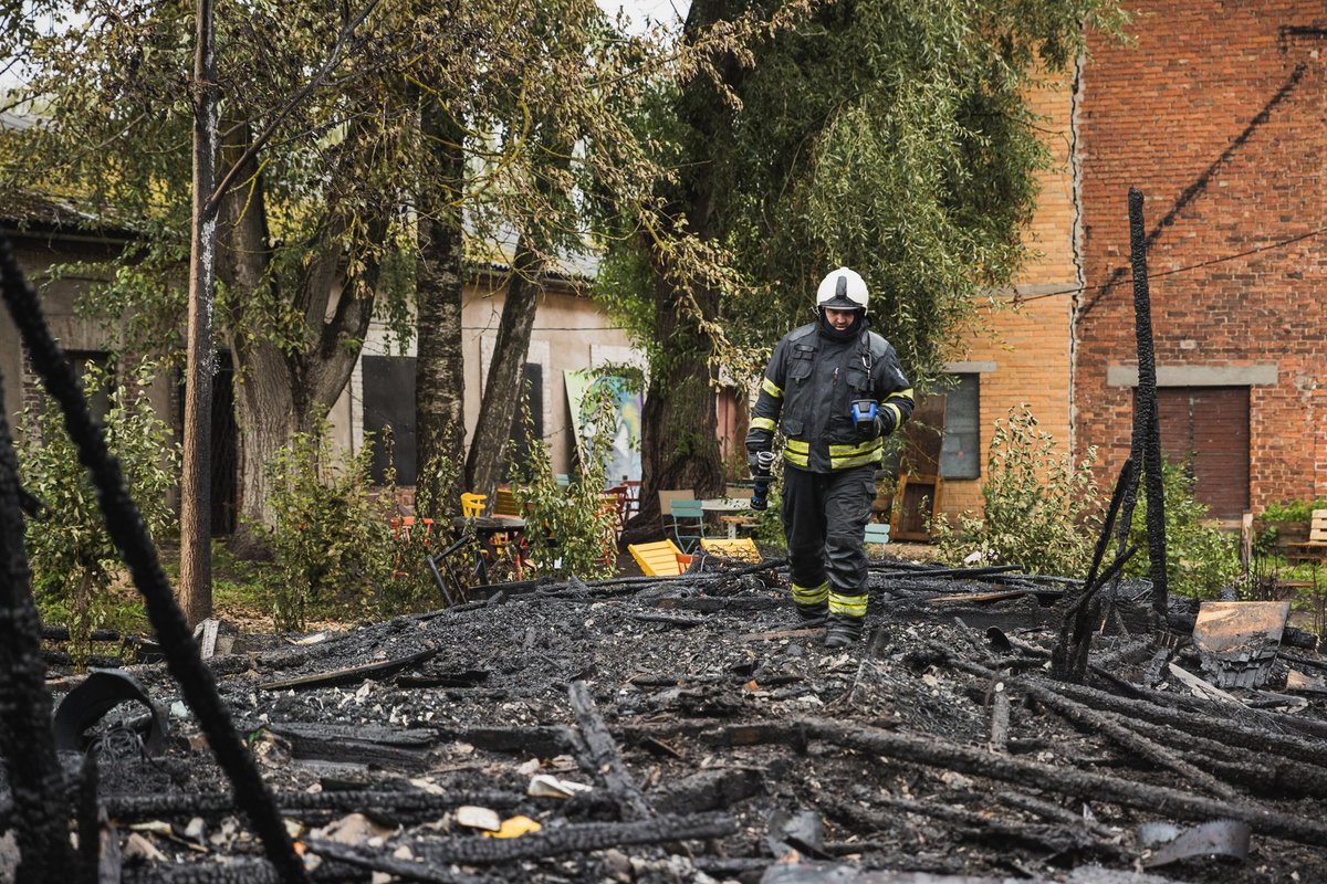 FOTOD | Tartus põles puukuur maani maha, keegi kannatada ei saanud