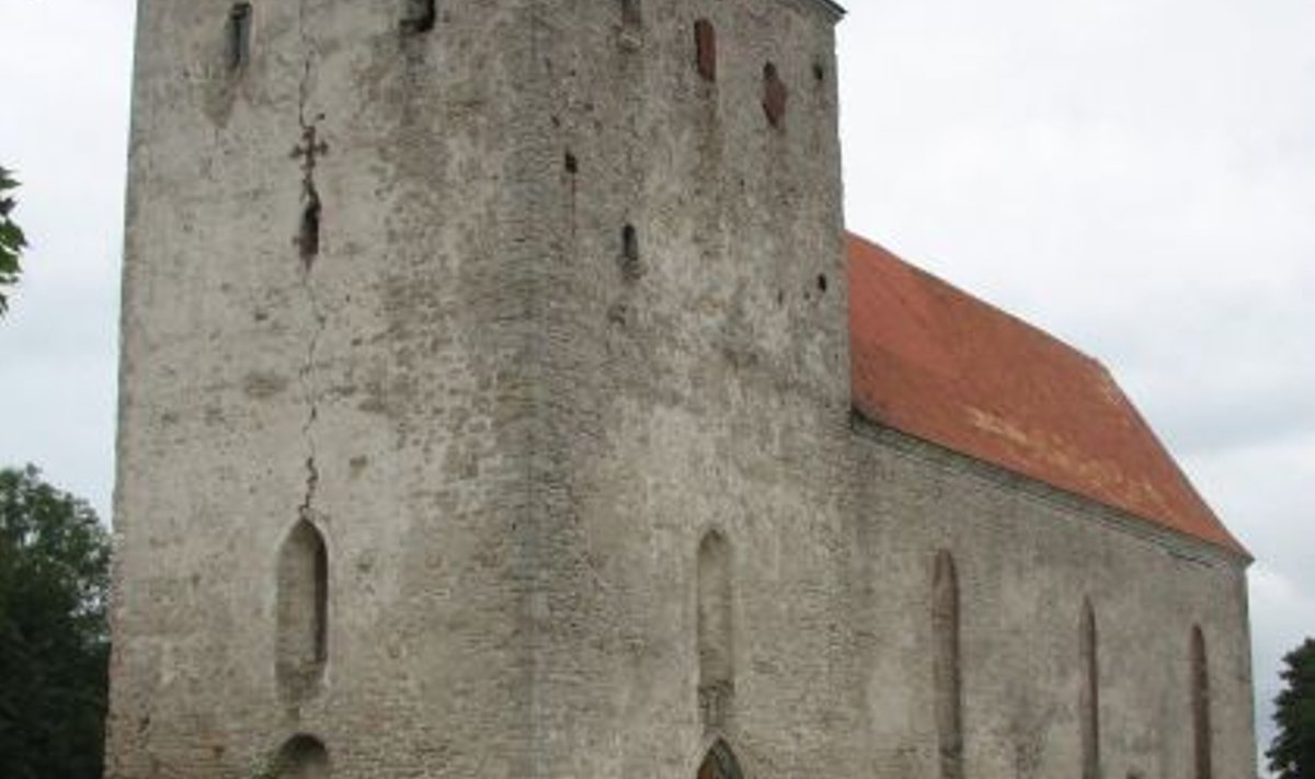 Pöide kirik. Foto: HendrixEesti/Vikipeedia