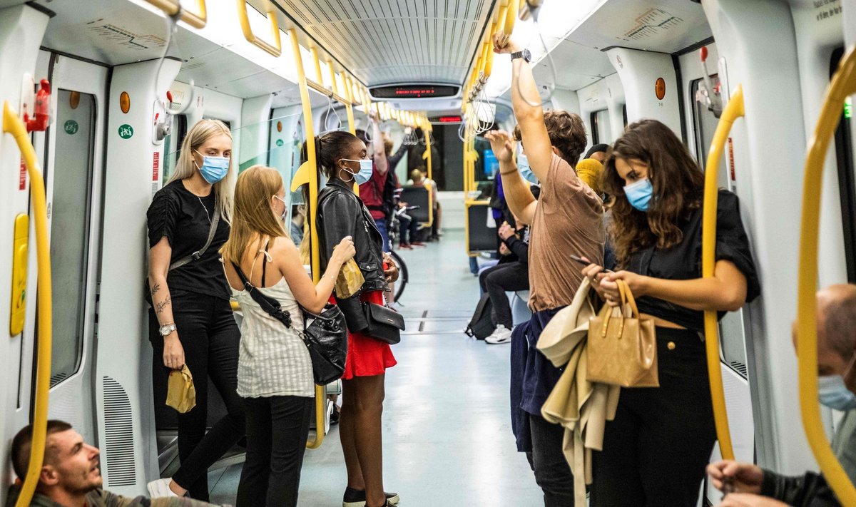 Kopenhaageni metroo 22. augustil, kui Taani tegi ühistranspordis maski kandmise kohustuslikuks.