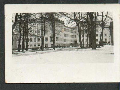 Westholmi gümnaasiumi hoone 1944. aasta kevadel, mil seal asus Saksa sõjaväehaigla.