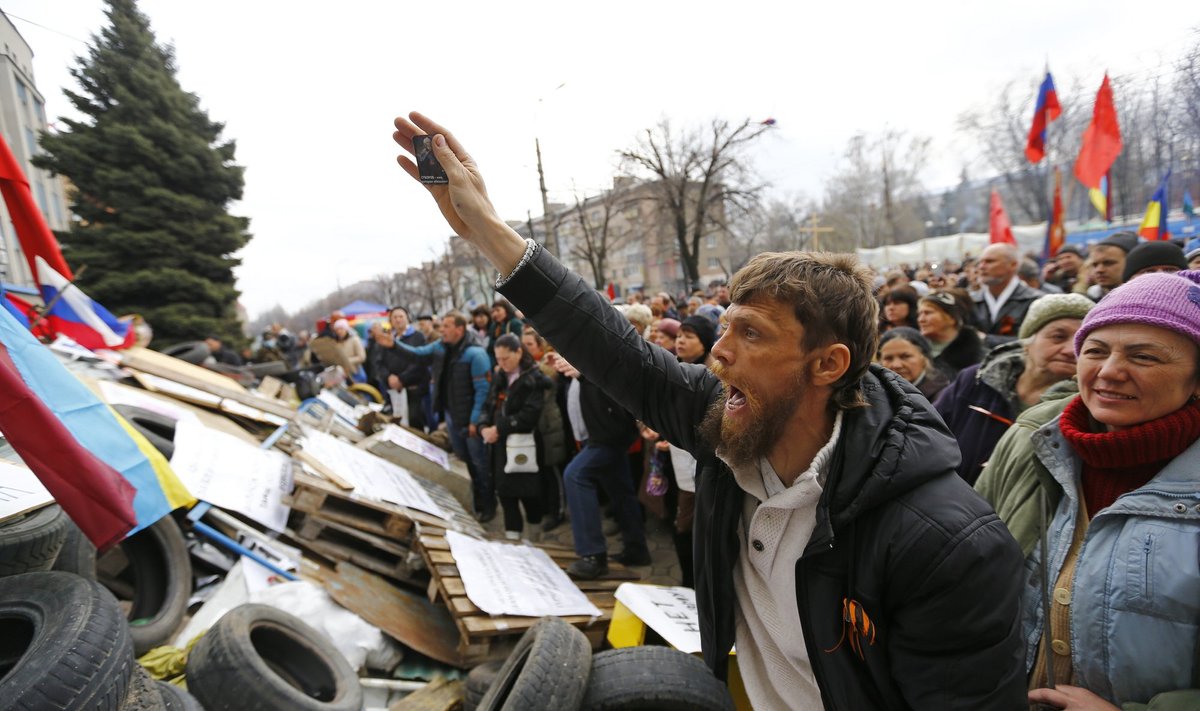 Пророссийские протесты в Луганске, апрель 2014 года