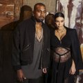VIDEO: Nilbe või armas?! Kim Kardashian liputas beebikõhuga, kandes vaid läbipaistvat pitskleiti