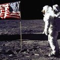 77% читателей RusDelfi не верят в высадку американцев на Луне. Нас читают только конспирологи?