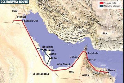 Pärsia lahe raudtee kavandatud trass, lisaühendusega üle Bahreini ja Katari.