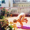 KLÕPS! Vaata, kuidas Marilyn Jurman Barcelona päikese all vinget joogapoosi pingutab!