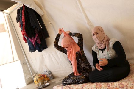 ISISe käest pääsenud Yazidi õed Iraagis asuvas varjupaigas. 