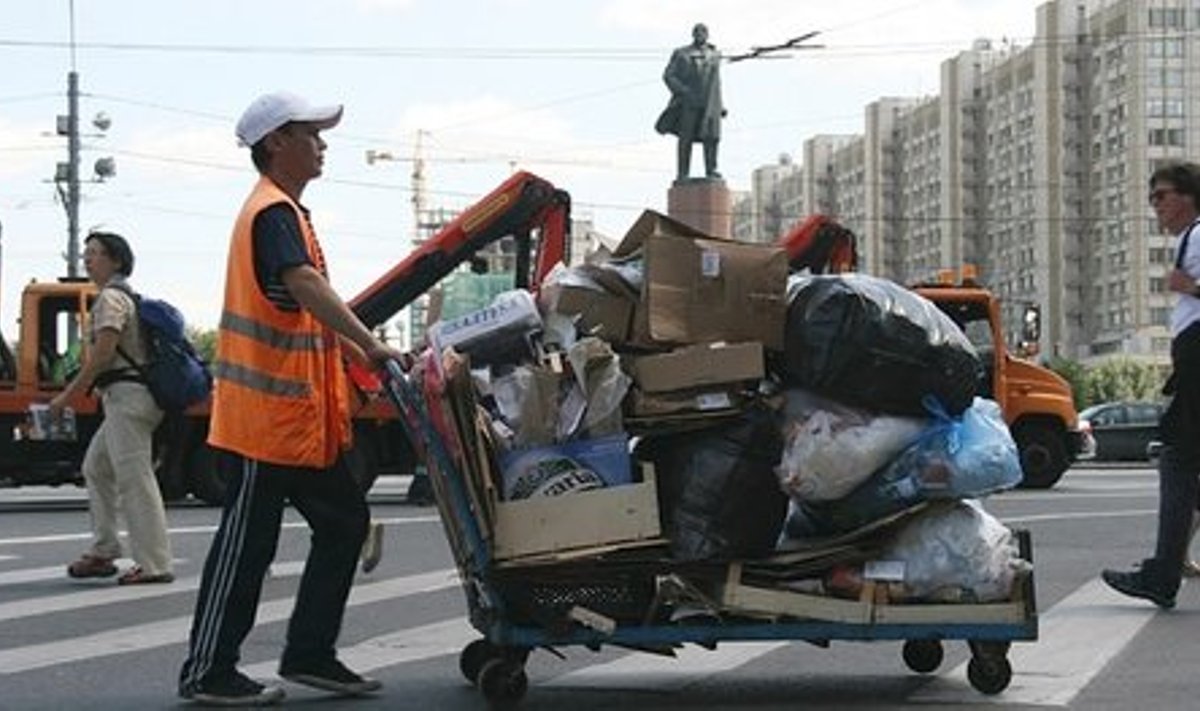 Võõrtöölisest pakikandja Moskvas. Venelased pööravad üha suuremat tähelepanu riigikeele oskusele töömigrantide seas.