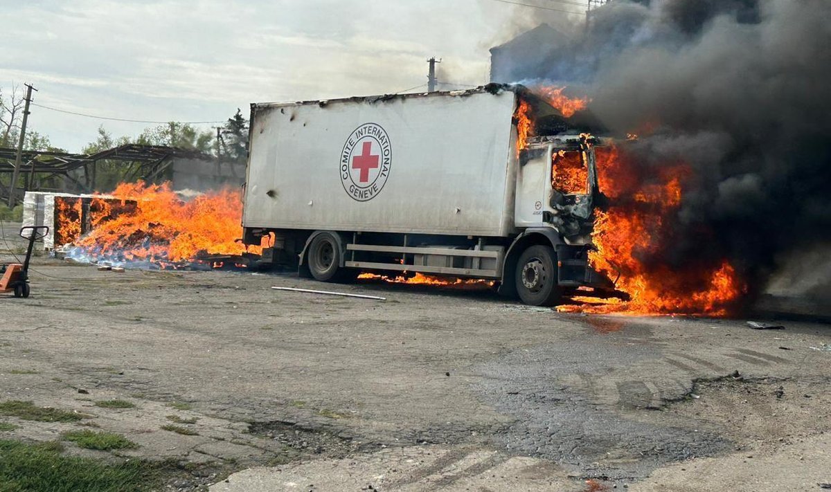 В Донецкой области под обстрел российской армии попали автомобили гуманитарной миссии Международного комитета Красного Креста