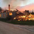 FOTOD: Naabrimees päästis Järvamaal põlevas majas maganud vanema mehe elu