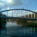 Утром с Арочного моста в Тарту спрыгнул человек: полиция продолжает поиски