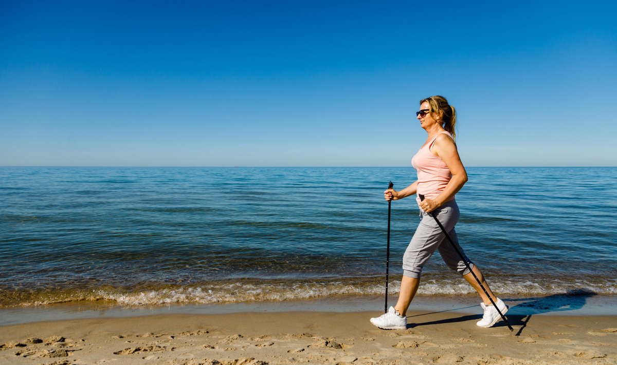 Liikumine ja tervislikud eluviisid üldisemalt on abiks menopausivaevustega toimetulekul.