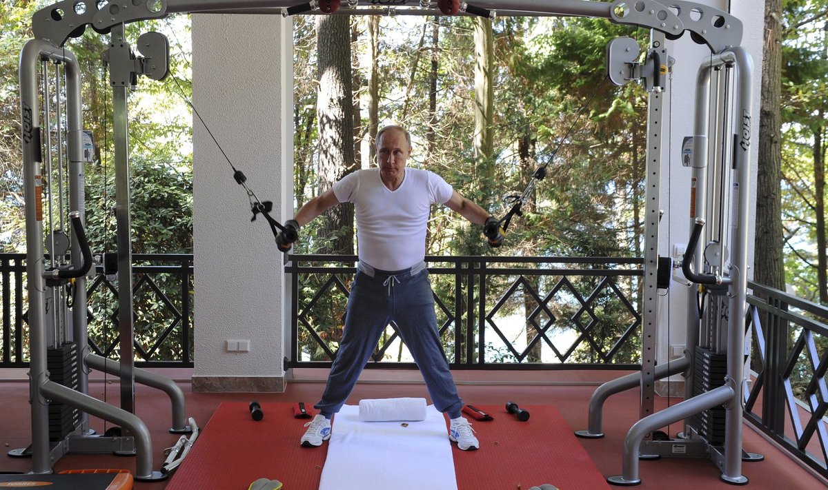 Venemaa president Vladimir Putin korraldas 2015. aastal oma Sotši suveresidentsis meeldejääva meediašõu. Tänu sellele teame nüüd, et tal olid jalas hirmkallid dressipüksid.
