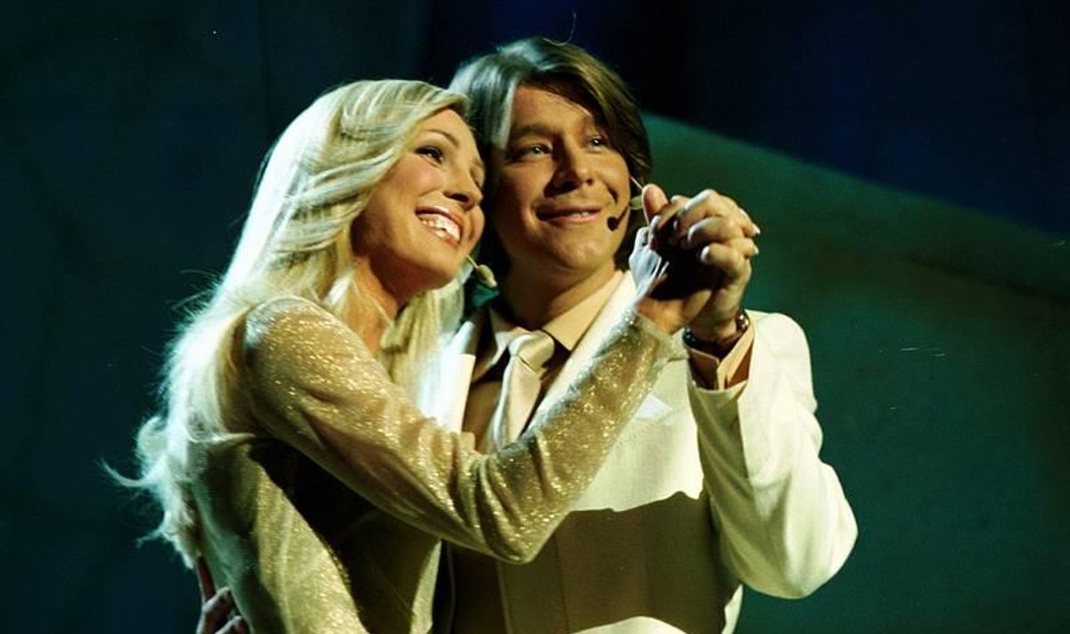 Annely Peebo ja Marko Matvere esitavad "Muinaslugu muusikas" Eurovisioonil 2002