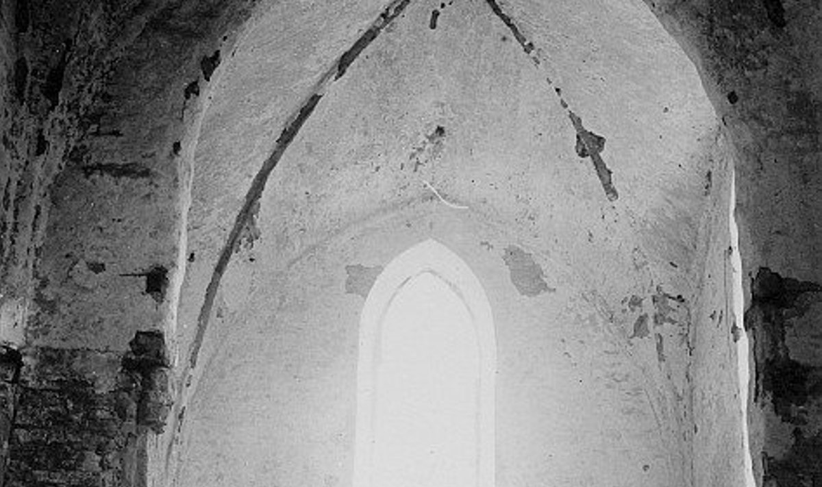 Märjamaa kiriku kooriruum 1943. aastal. Tuulse foto