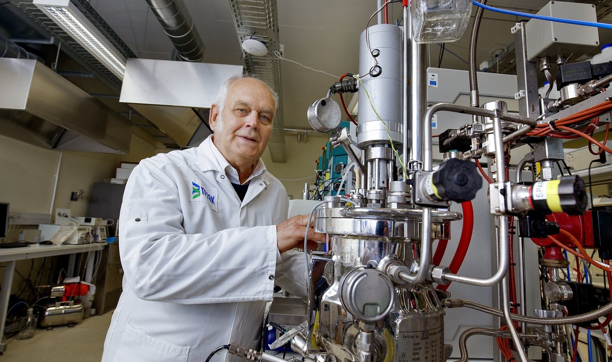 Raivo Vilu pälvis DuPonti medali laboris loodud uue piimhappebakteri eest.