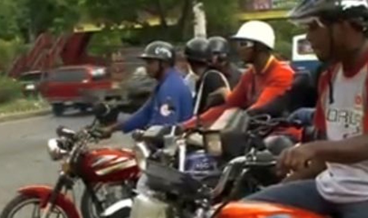 Caracases tegutsevad tuhanded motorizadod