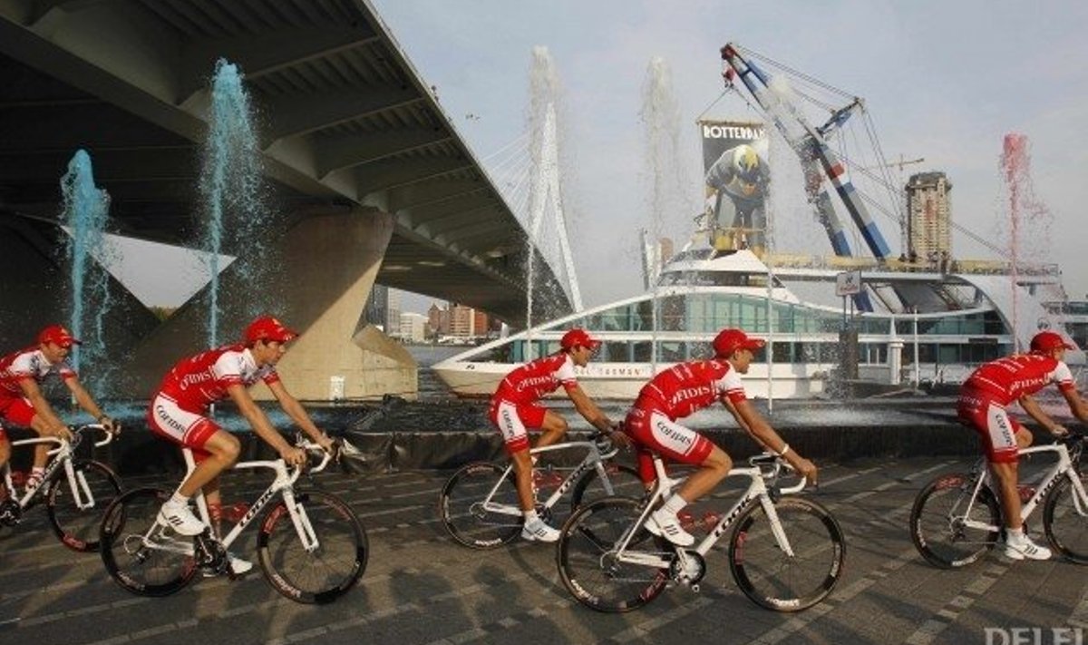 Cofidise sõitjad Tour de France presentatsioonil, jalgratas