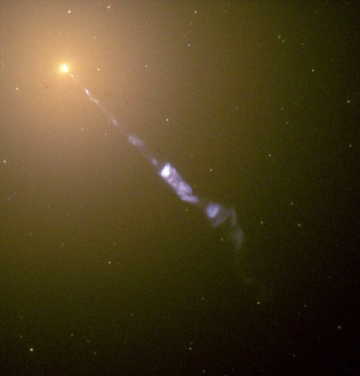 M87 keskmest purskuv elementaarosakeste juga.