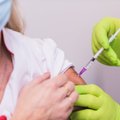 Вакцина AstraZeneca простаивает на складе из-за отсутствия списков согласных на прививку педагогов