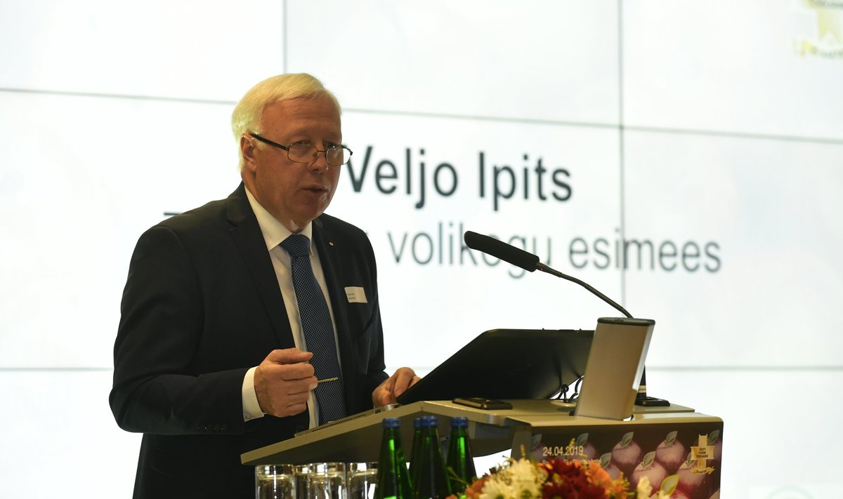 Veljo Ipits toiduainetööstuse liidu aastakonverentsil.