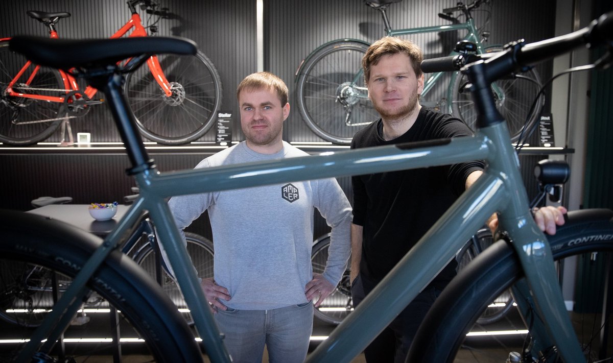 Mullu veebruaris liitus Ampler Bikes Kõu Mobility Grupiga. Pildil Ampler Bikesi asutaja Ardo Kaurit (vasakul) ja Kõu Mobility asutaja Kristjan Maruste.