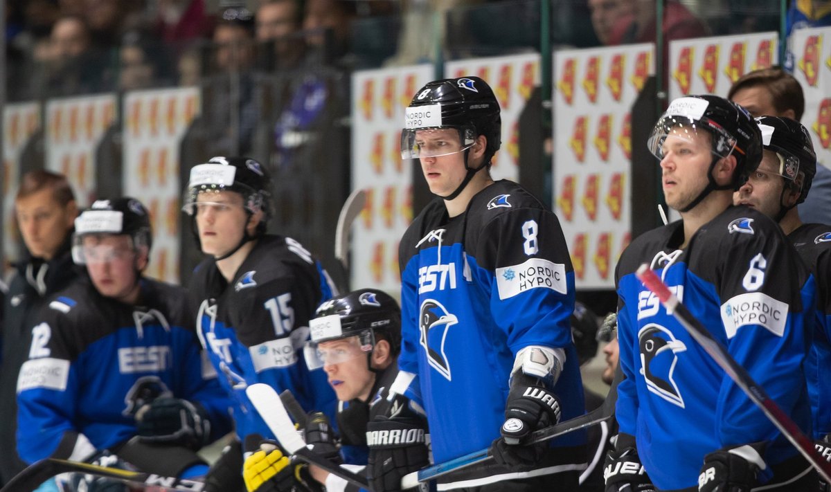 Eesti jäähokikoondis läks jäähoki MM-i I-divisjoni B-grupi kohtumises vastamisi Jaapani koondisega. Eestlased kaotasid 2:5.