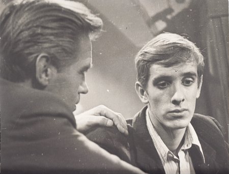 ALGUS: Lembit Ulfsaki esimene filmitöö, Volodja Mjulleri roll Odessa kinostuudio filmis „Jutustus tšekistist“ (1969, režissöörid Boris Durov ja Stepan Putšinjan).