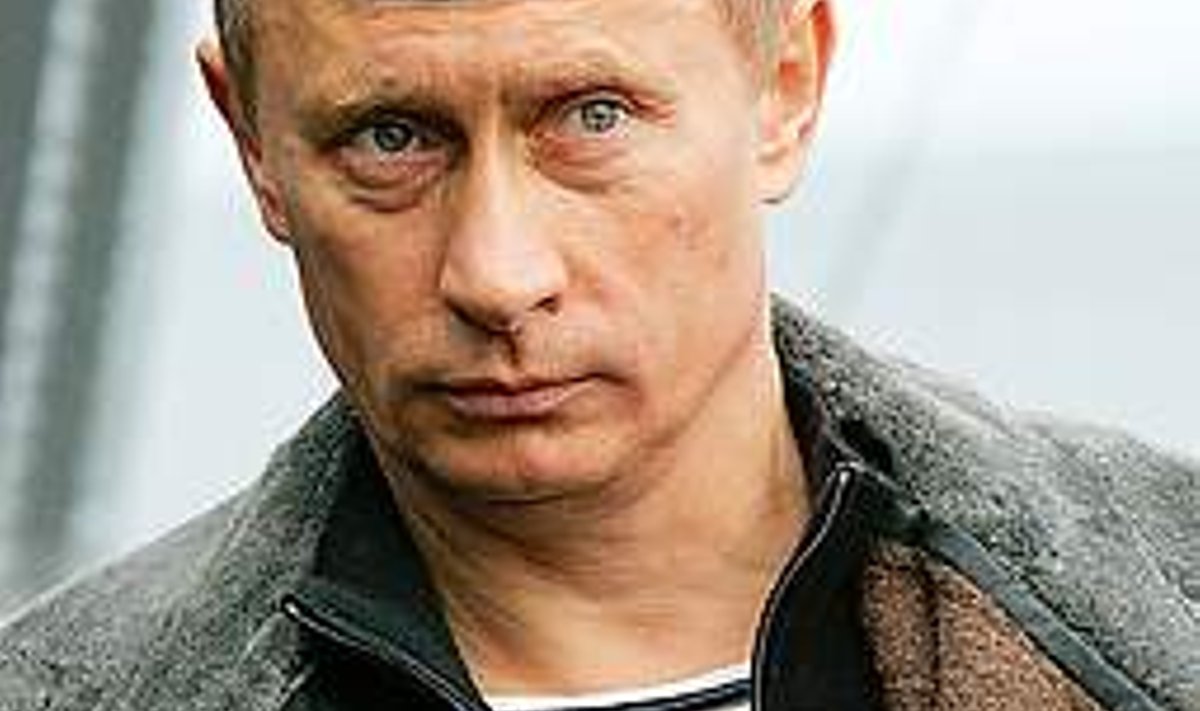 RELVAJÕUDUDE ÜLEMJUHATAJA: Käsuliiniga on Venemaal kõik korras. Ainsaks probleemiks on leida see õige käsk. AFP