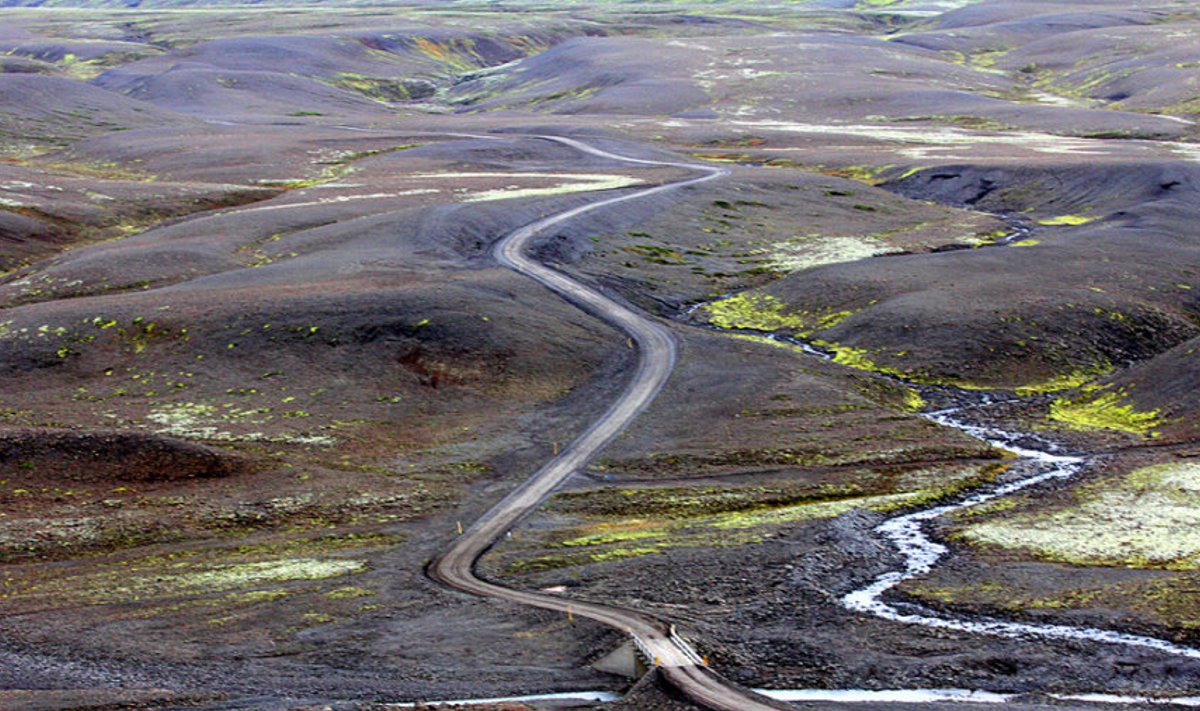 Teed, mida mööda Eesti mehed Islandil sõitsid, vonkelsid kui uss kiviklibu vahel.