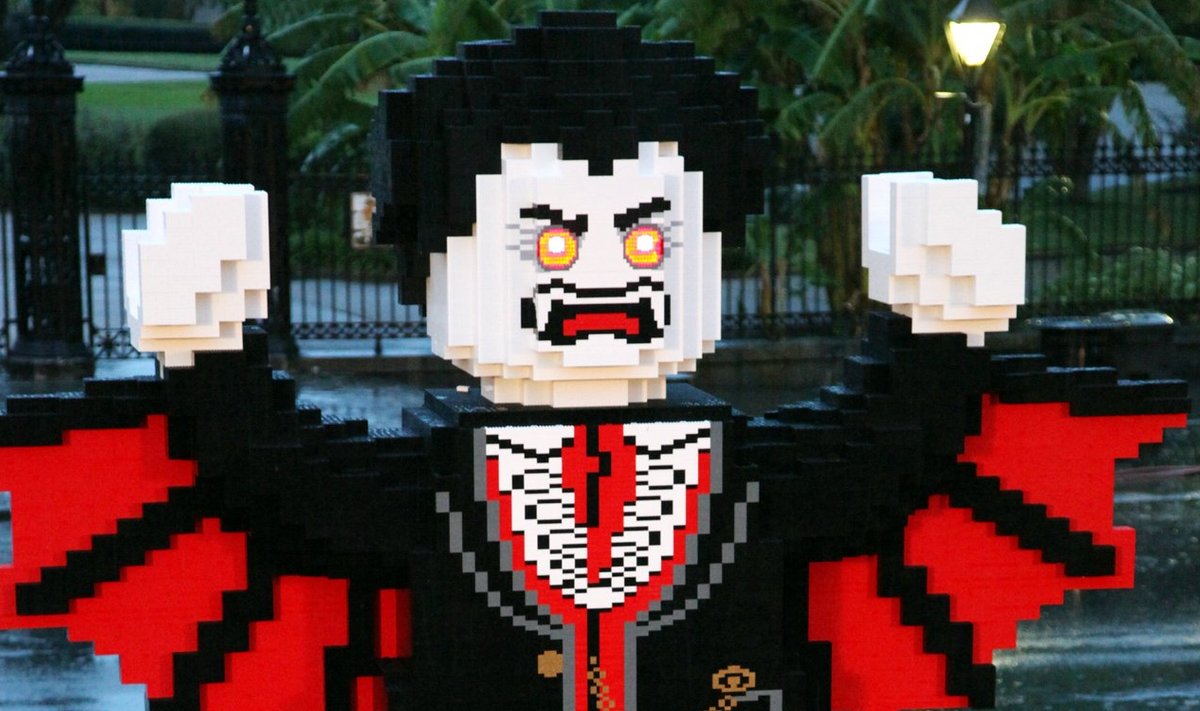 LA: WORLD'S LARGEST LEGO VAMPIRE