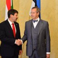 FOTOD ja VIDEO: Ungari ja Eesti presidendid vahetasid Kadriorus kingitusi