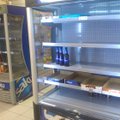 ФОТО: Жара бросает вызов магазинам: в холодильниках шаром покати, вентиляторы в дефиците