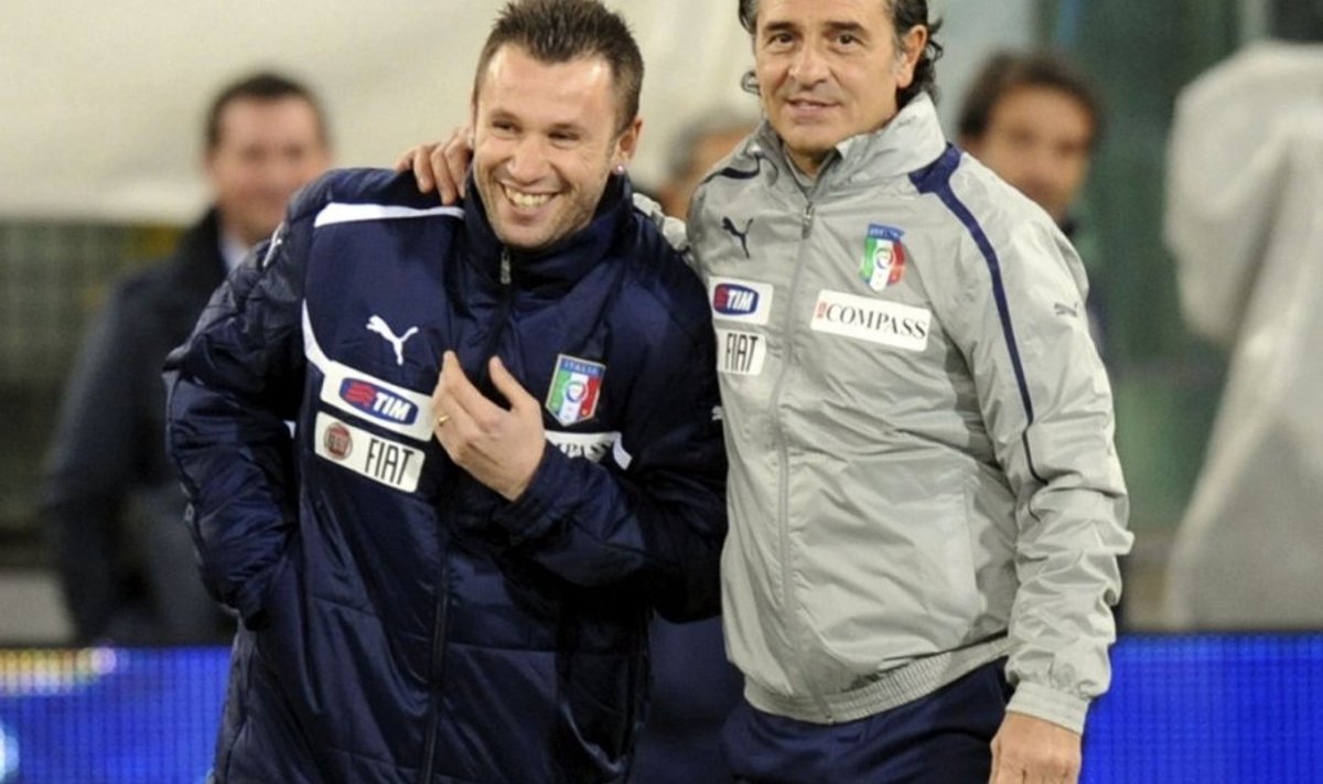 Antonio Cassano ja Itaalia treener Cesare Prandelli 29. veebruaril Itaalia-USA sõprusmängul.