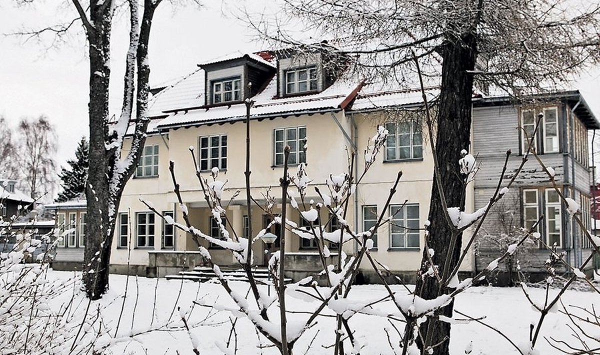 Pärnus Mere pst 12 asuv villa kuulus enne riigikantseleile. 2011. aasta novembris müüs RKAS selle 390&nbsp;000 euro eest eraettevõttele. Foto: Ago Tammik