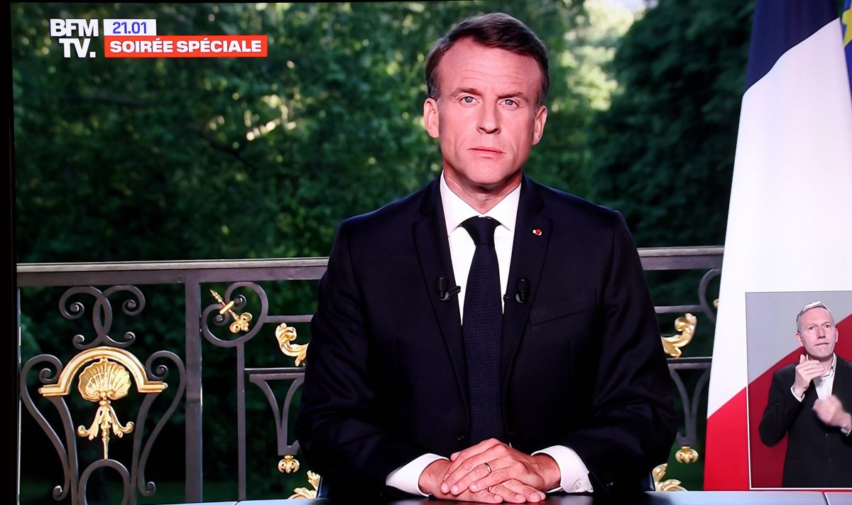 Prantsusmaa president Emmanuel Macron teatas telepöördumises parlamendi laialisaatmisest. 