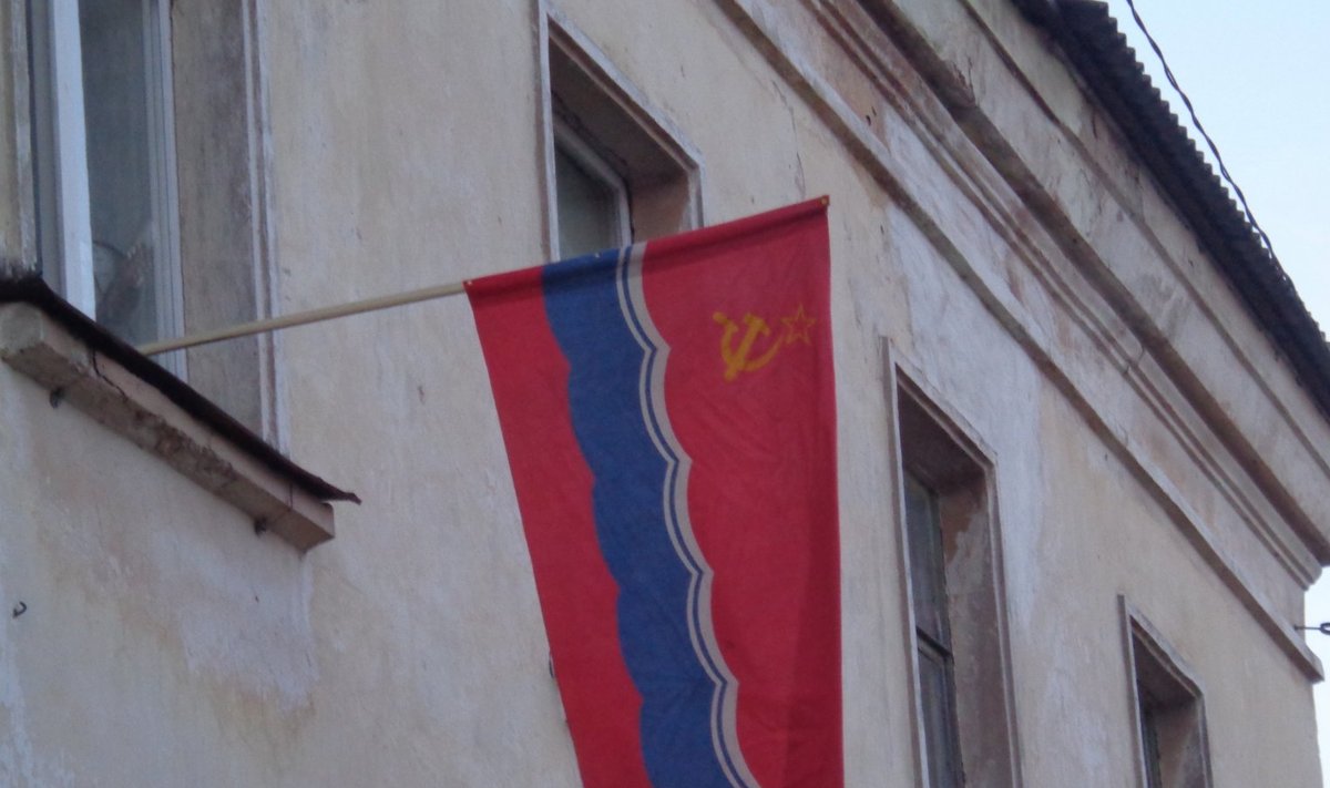 Eesti Nõukogude Sotsialistliku Vabariigi lipp 9. mail Aseris