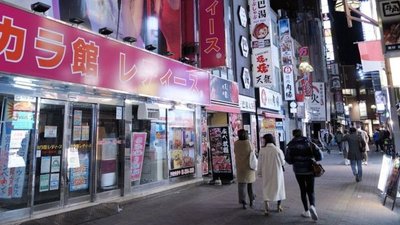 Третья волна вируса привела к тому, что улицы Японии снова опустели