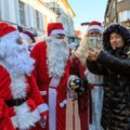 VIDEO | Vaata, kuidas kamp jõuluvanasid Pärnus hullas ja trallis!