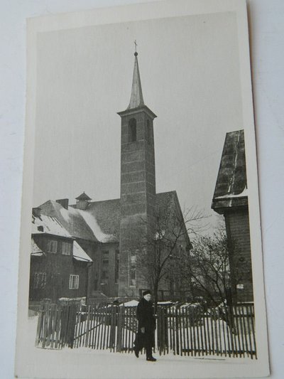 Pelgulinna üheks sümboliks on 1938. aastal pühitsetud Peeteli kirik. Nõukogude ajal asus seal Telefilmi stuudio. Toona hävitatud tornikiiver taastati 2006. aastal.