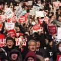 Тысячи протестующих требуют отставки президента Южной Кореи