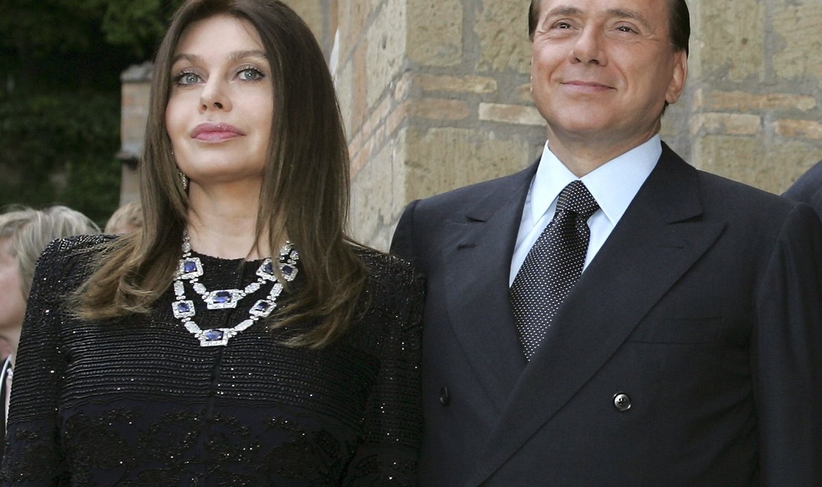 Lario ja Berlusconi 2004