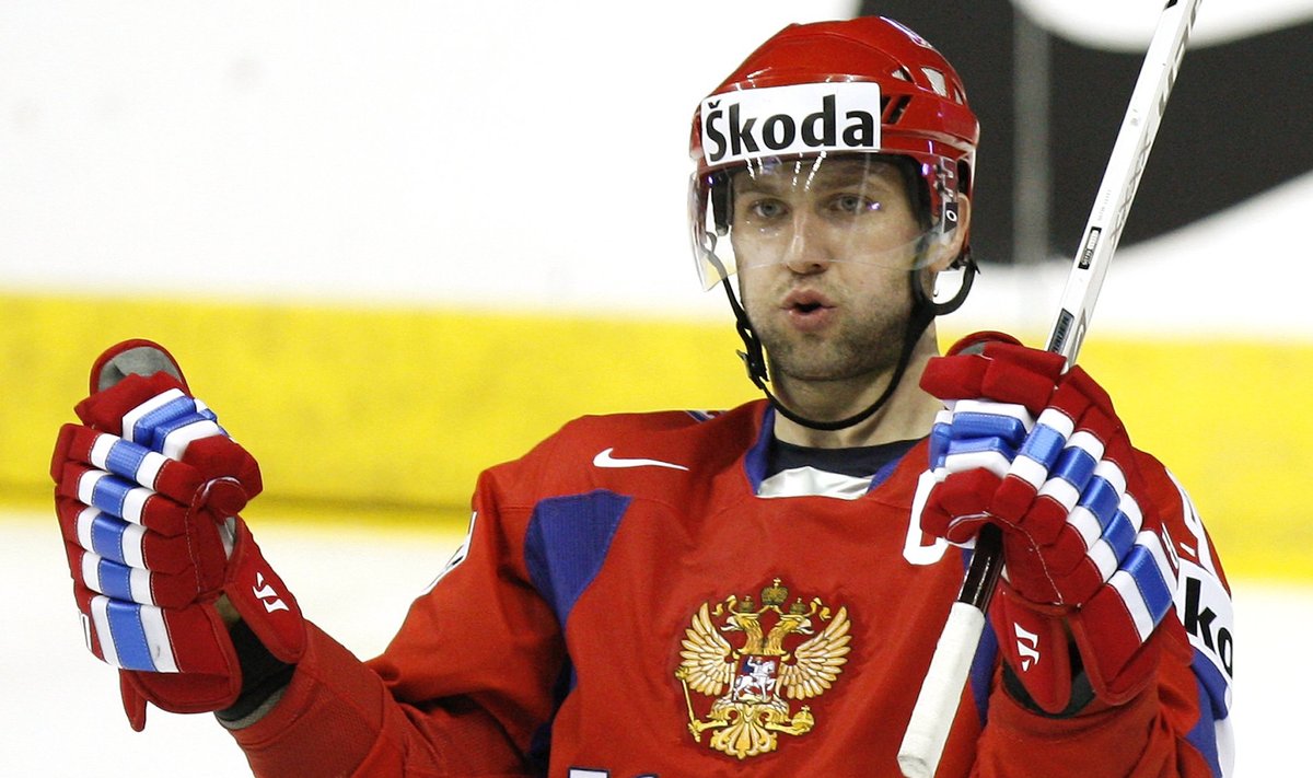 Russia's Morozov celebrates goal during 2008 IIHF World Hockey Championships in Quebec City