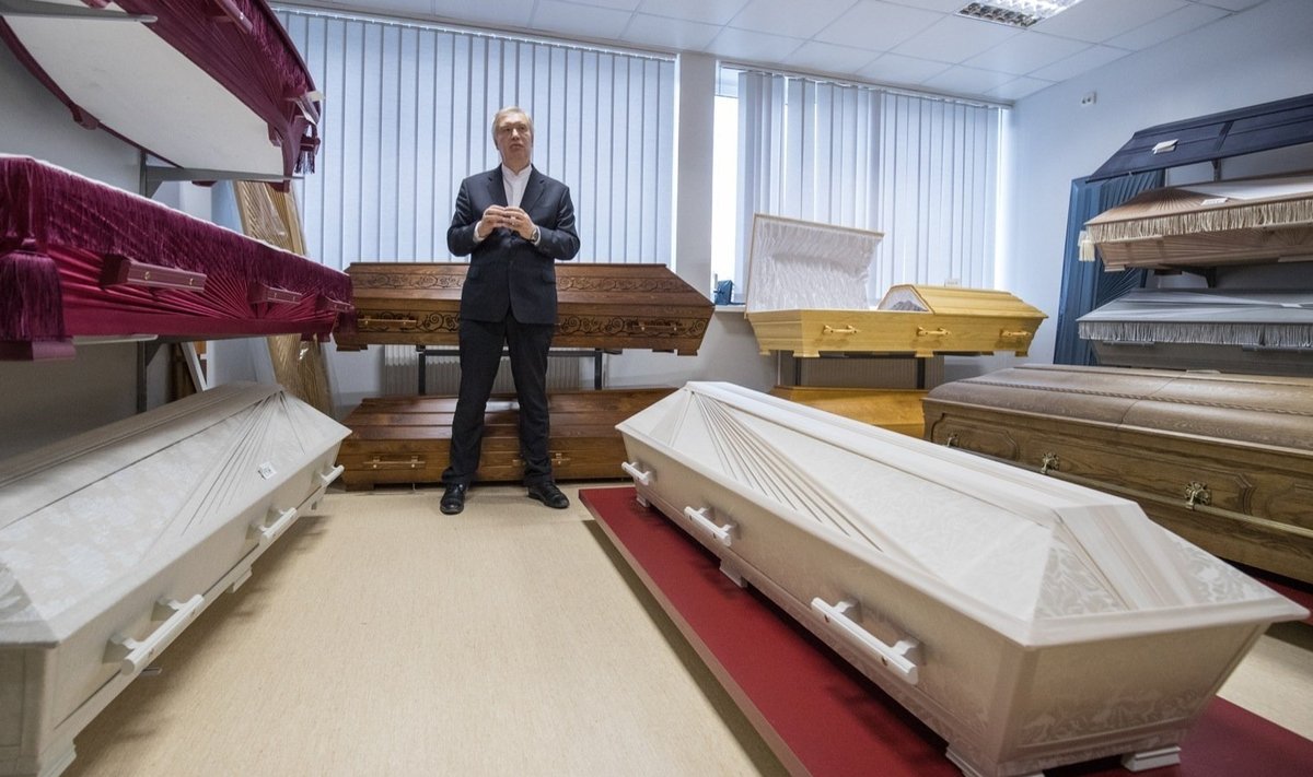 Tallinna Matusebüroo juhataja Toomas Daum ütleb, et 400 eurot kulutamata pole matust võimalik korraldada.